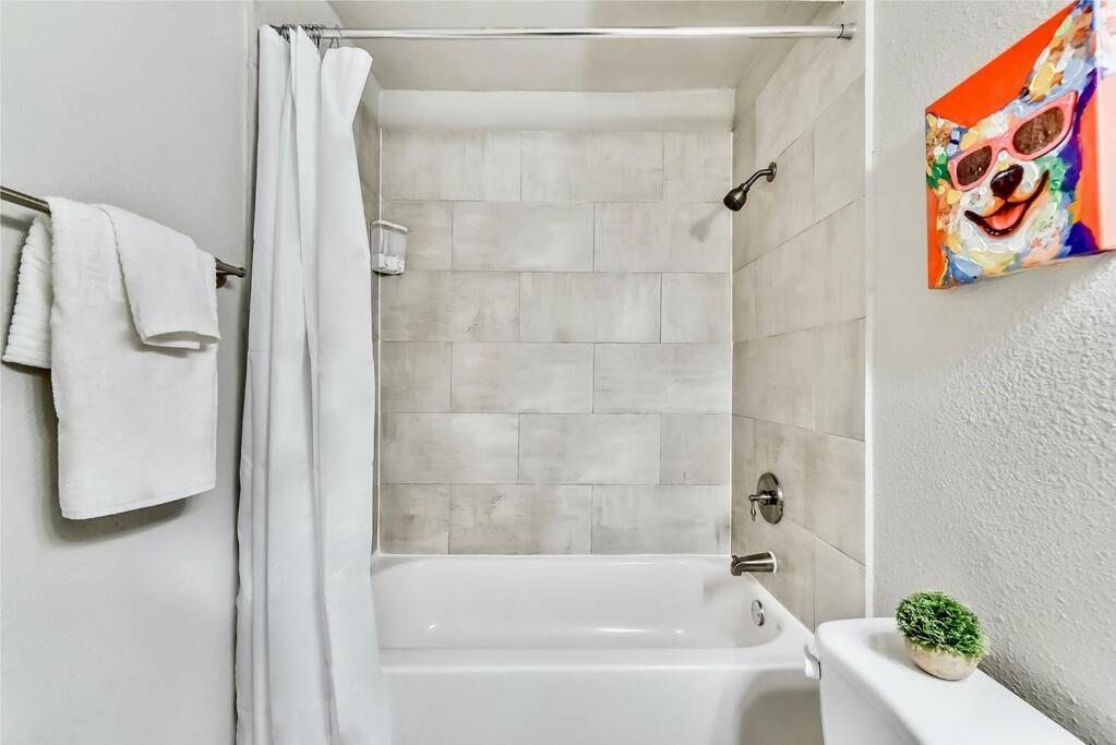 Dallas Boutique Flat + Arboretum Tickets Included المظهر الخارجي الصورة